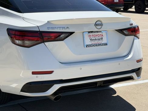 Used 2025 Nissan Sentra SR FWD image 6