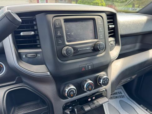 Used 2024 RAM 2500 Tradesman w/ Chrome Appearance Group AWD/4WD image 10