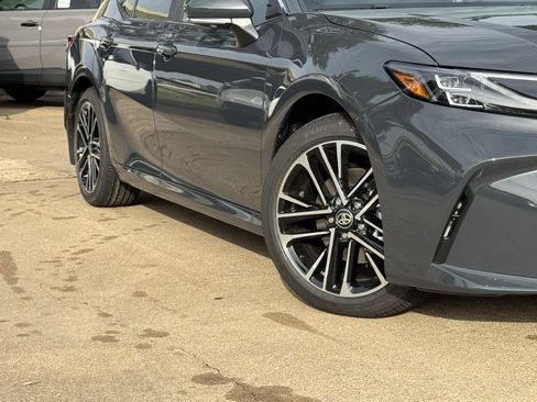 Used 2026 Toyota Camry XLE w/ Premium Plus Package FWD image 3