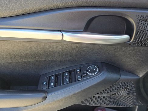 Used 2025 Kia Seltos LX image 9