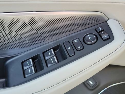 Used 2025 Acura MDX w/ Technology Package FWD image 21