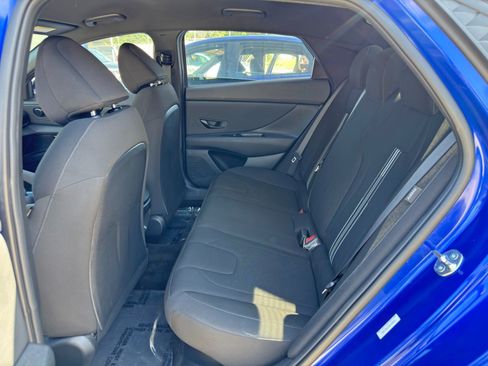 Used 2025 Hyundai Elantra SEL FWD image 37