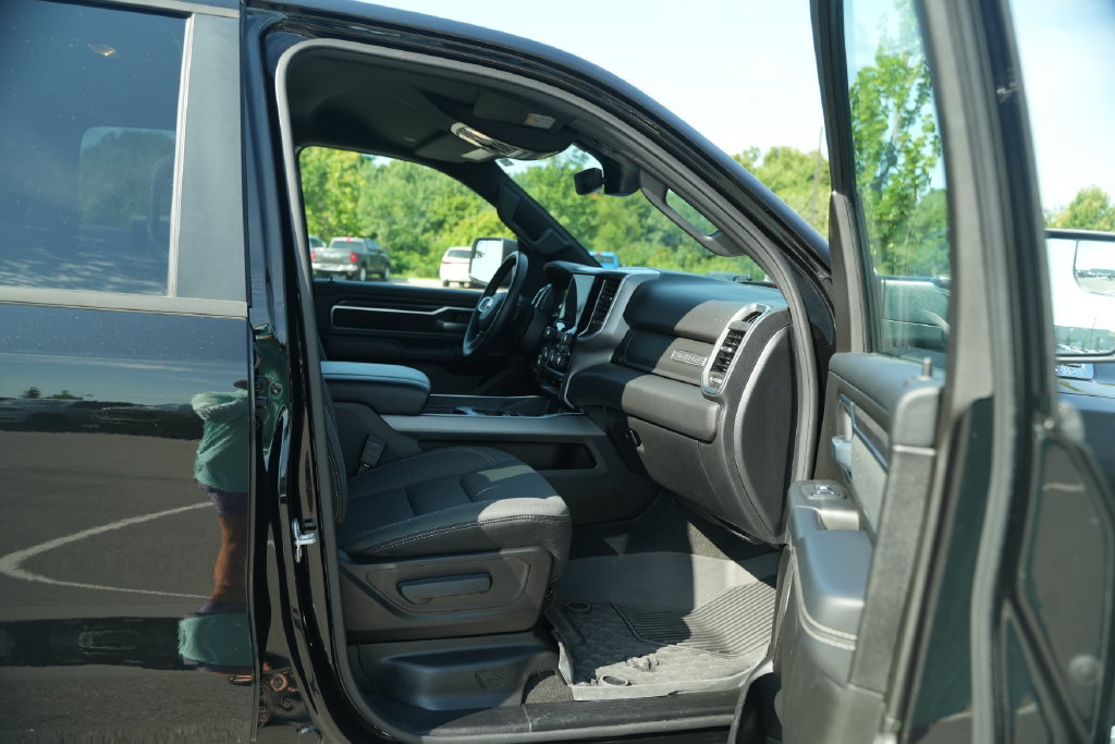 Used 2024 RAM 1500 Big Horn AWD/4WD image 20