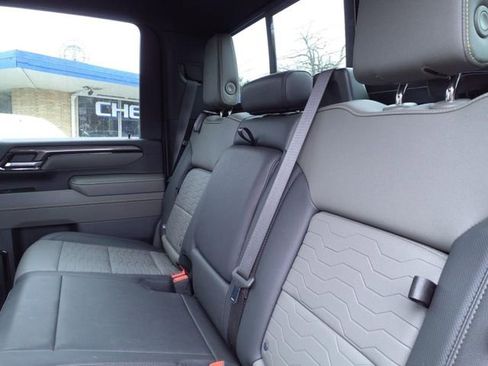 Used 2024 Chevrolet Silverado 2500 ZR2 w/ Technology Package image 11