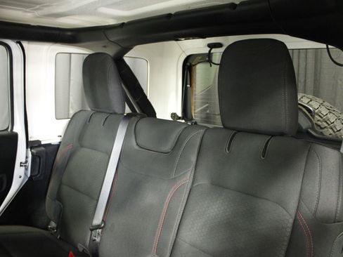 Used 2021 Jeep Wrangler Unlimited Rubicon image 6