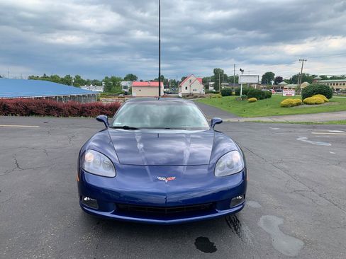 Used 2005 Chevrolet Corvette Coupe w/ Preferred Equipment Group RWD image 2
