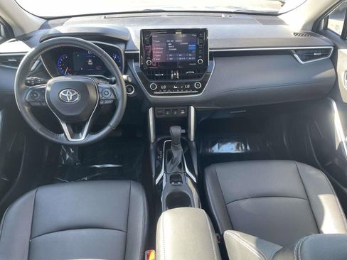 Used 2022 Toyota Corolla Cross XLE w/ Convenience Package image 7
