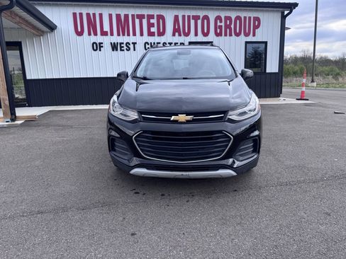 Used 2020 Chevrolet Trax LT w/ LT Convenience Package image 3