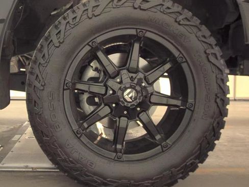 Used 2022 Ford F350 Lariat w/ Black Appearance Package image 7