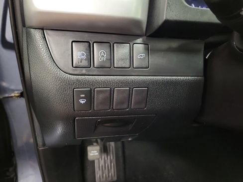 Used 2019 Toyota Highlander XLE AWD/4WD image 29