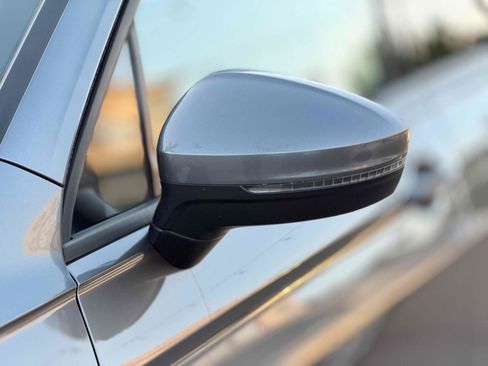 Used 2018 Volkswagen Tiguan S image 7