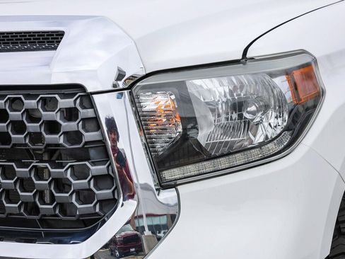 Certified 2021 Toyota Tundra SR5 AWD/4WD image 17