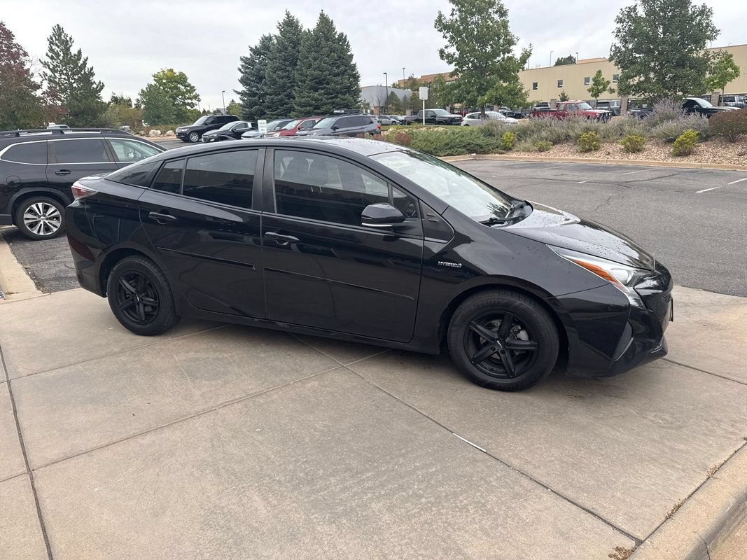 Used 2017 Toyota Prius One FWD image 5