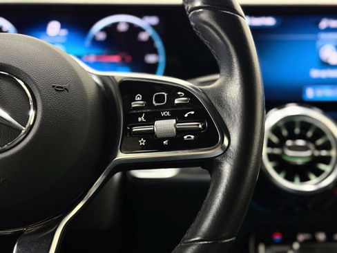 Used 2023 Mercedes-Benz EQB 300 4MATIC w/ Exclusive Package image 21