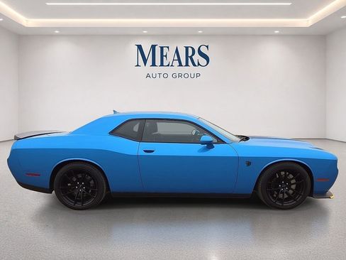 Used 2023 Dodge Challenger SRT Hellcat w/ Driver Convenience Group RWD image 6