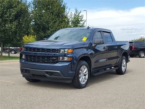 Used 2021 Chevrolet Silverado 1500 Custom w/ LPO, Dark Essentials Package image 2