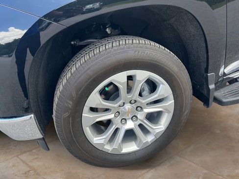Used 2025 Chevrolet Silverado 1500 LTZ AWD/4WD image 14