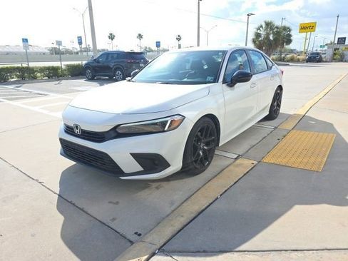 Used 2023 Honda Civic Sport image 8