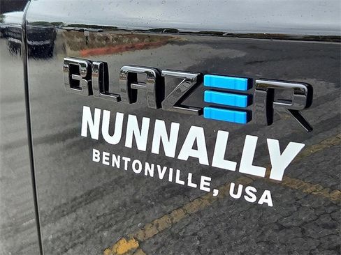 New 2026 Chevrolet Blazer EV LT image 12