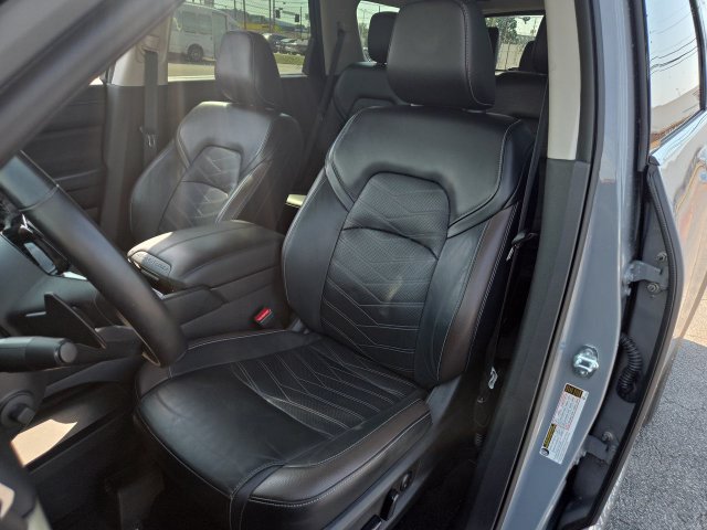 Used 2023 Nissan Pathfinder Platinum AWD/4WD image 11