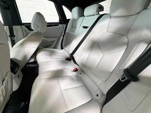Certified 2026 Porsche Macan AWD/4WD image 21