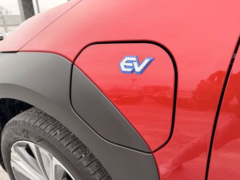 Used 2025 Subaru Solterra Limited image 11