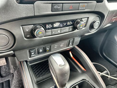 Used 2024 Nissan Frontier Pro-X w/ Pro Convenience Package image 27