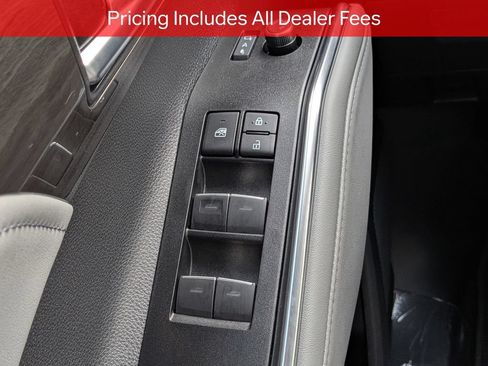Used 2026 Toyota Highlander Limited AWD/4WD image 27