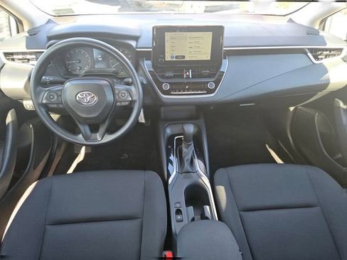 Used 2025 Toyota Corolla LE image 9
