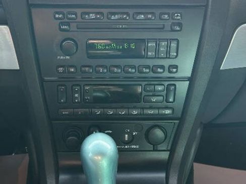 Used 2002 Ford Thunderbird image 21