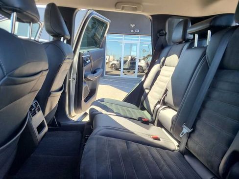 Used 2022 Mitsubishi Outlander SE AWD/4WD image 23