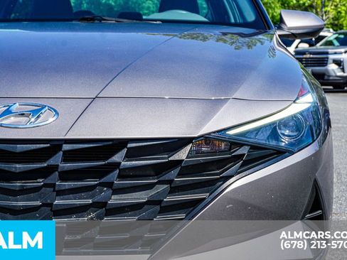 Used 2023 Hyundai Elantra SEL w/ Convenience Package FWD image 12