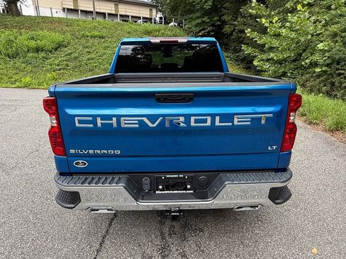 Used 2022 Chevrolet Silverado 1500 LT AWD/4WD image 7