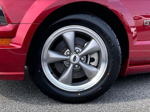 Used 2006 Ford Mustang GT Premium image 9