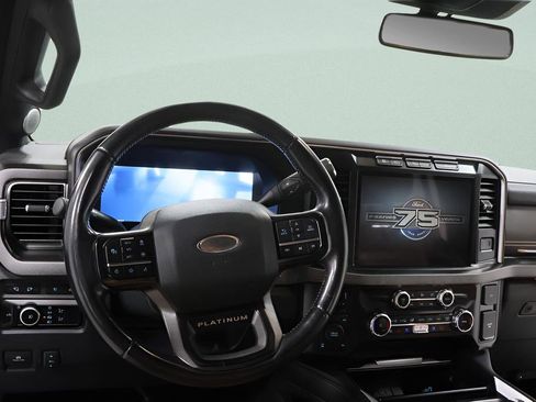 Used 2023 Ford F250 Platinum AWD/4WD image 9