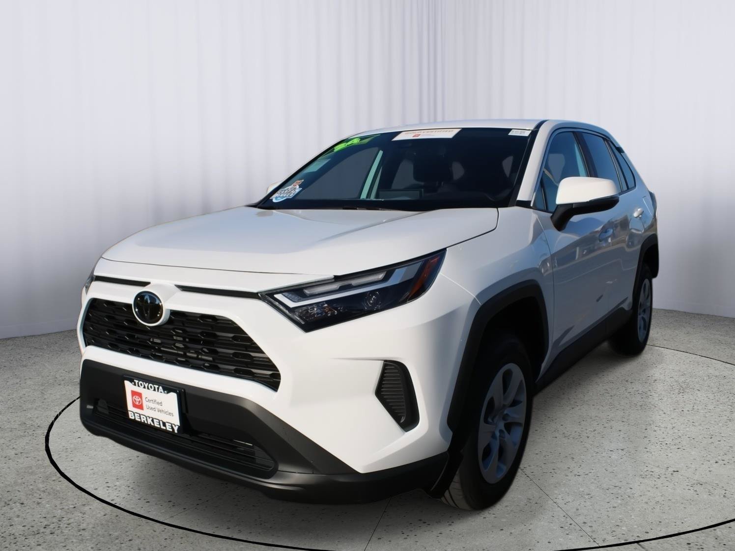 Certified 2024 Toyota RAV4 LE AWD/4WD image 4