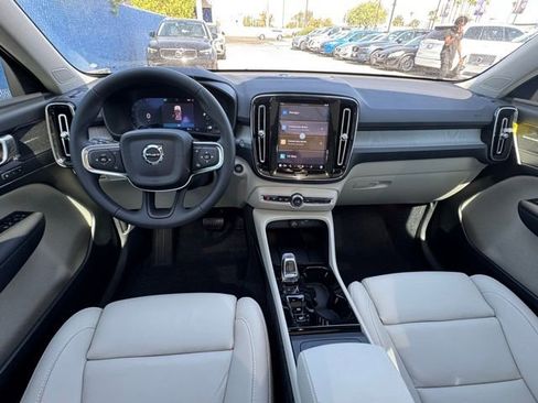 New 2025 Volvo XC40 B5 Ultra w/ Protection Package AWD/4WD image 24