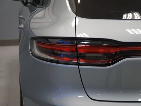 Certified 2026 Porsche Macan AWD/4WD image 6