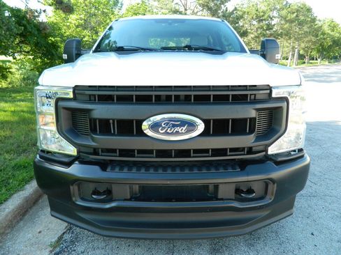 Used 2020 Ford F250 XL w/ Power Equipment Group AWD/4WD image 2