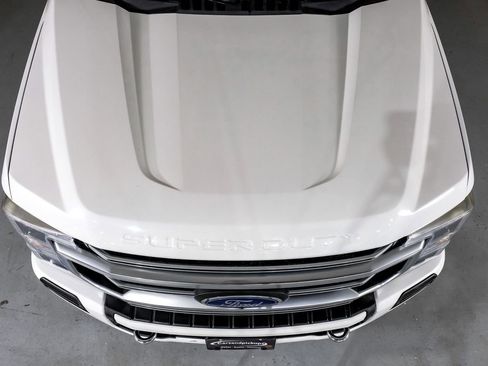 Used 2022 Ford F250 Platinum w/ FX4 Off-Road Package image 38