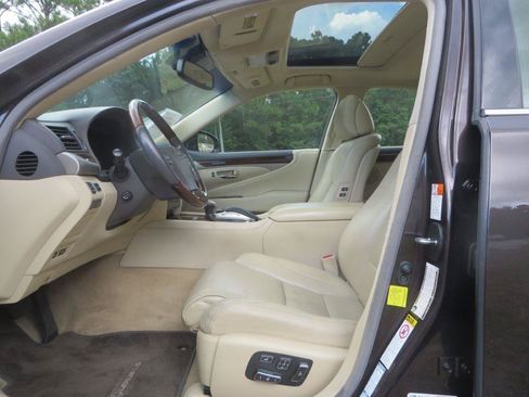 Used 2016 Lexus LS 460 AWD w/ Comfort Package image 11