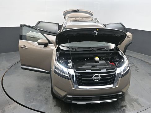 Certified 2024 Nissan Pathfinder Platinum w/ Cargo Package image 40
