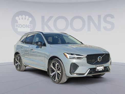 Certified 2023 Volvo XC60 B6 Ultimate w/ Climate Package image 10