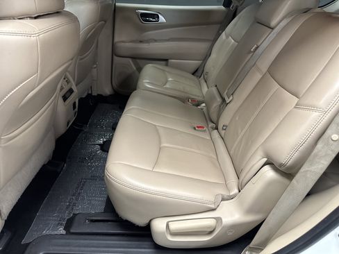 Used 2017 Nissan Pathfinder SL w/ SL Premium Package image 11