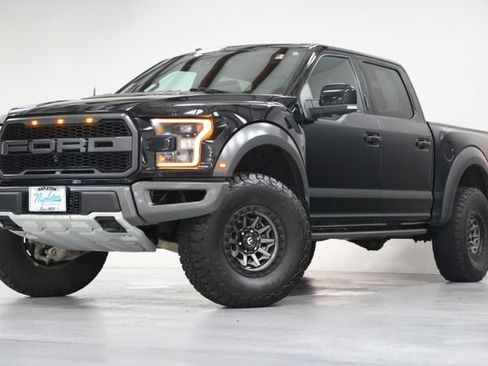 Used 2018 Ford F150 Raptor w/ Equipment Group 802A Luxury AWD/4WD image 7