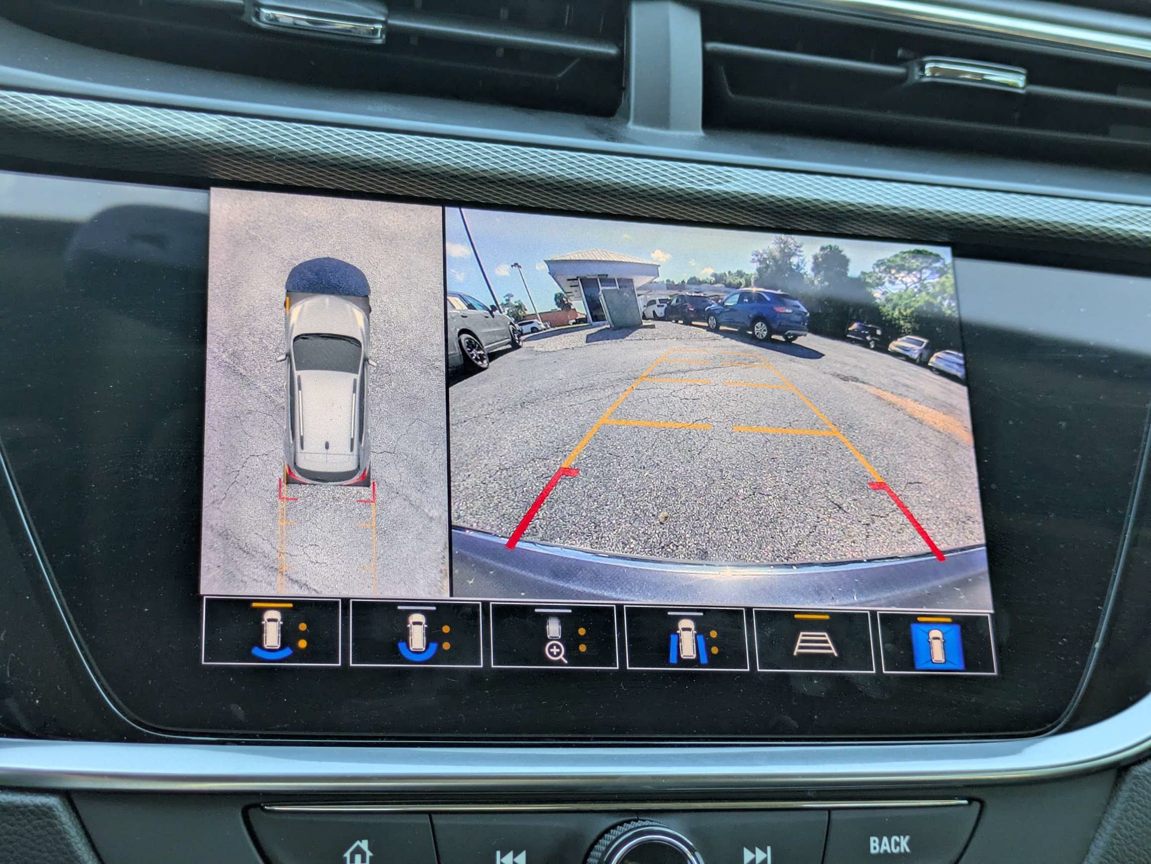 Used 2023 Buick Encore GX Essence w/ Advanced Technology Package FWD image 21