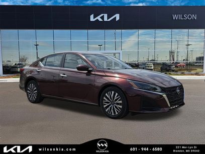 Used 2023 Nissan Altima 2.5 SV