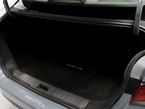 Used 2025 Nissan Sentra SR w/ SR Premium Package FWD image 14