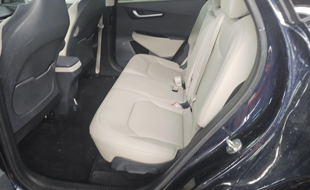Used 2023 Kia EV6 Wind w/ Wind Technology Package AWD/4WD image 16