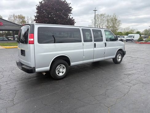 Used 2017 Chevrolet Express 3500 LS RWD image 7